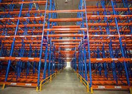 Lavahyllyt varastossa